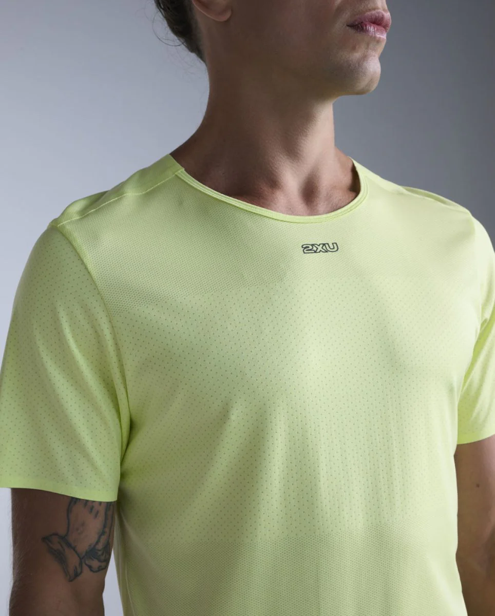 Light Speed Tech Tee Laufshirt Herren - cool matcha/black reflective – Bild 6